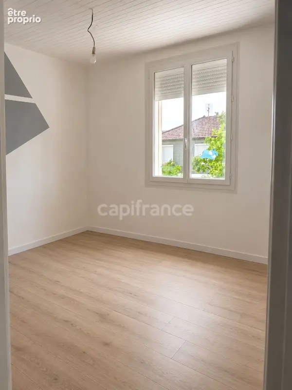Une maison chaleureuse avec jardin arboré, proche de toutes les commodités ! - photo 8