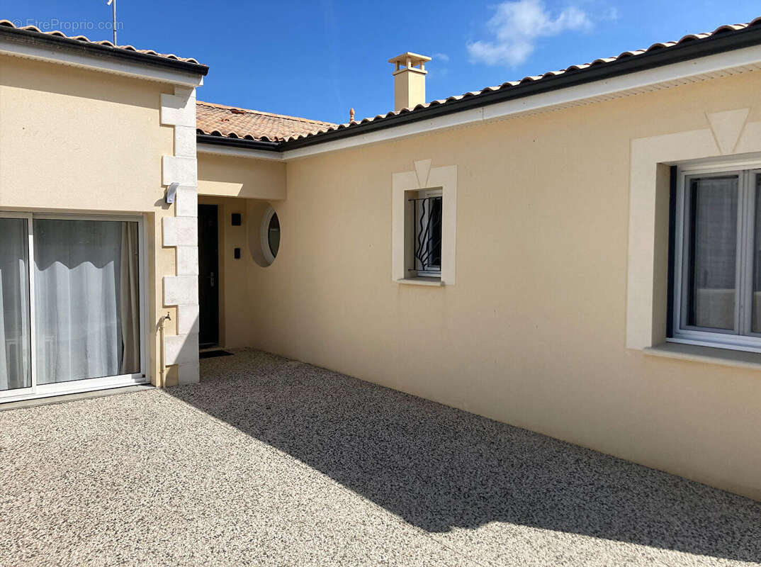 Maison à TONNAY-CHARENTE