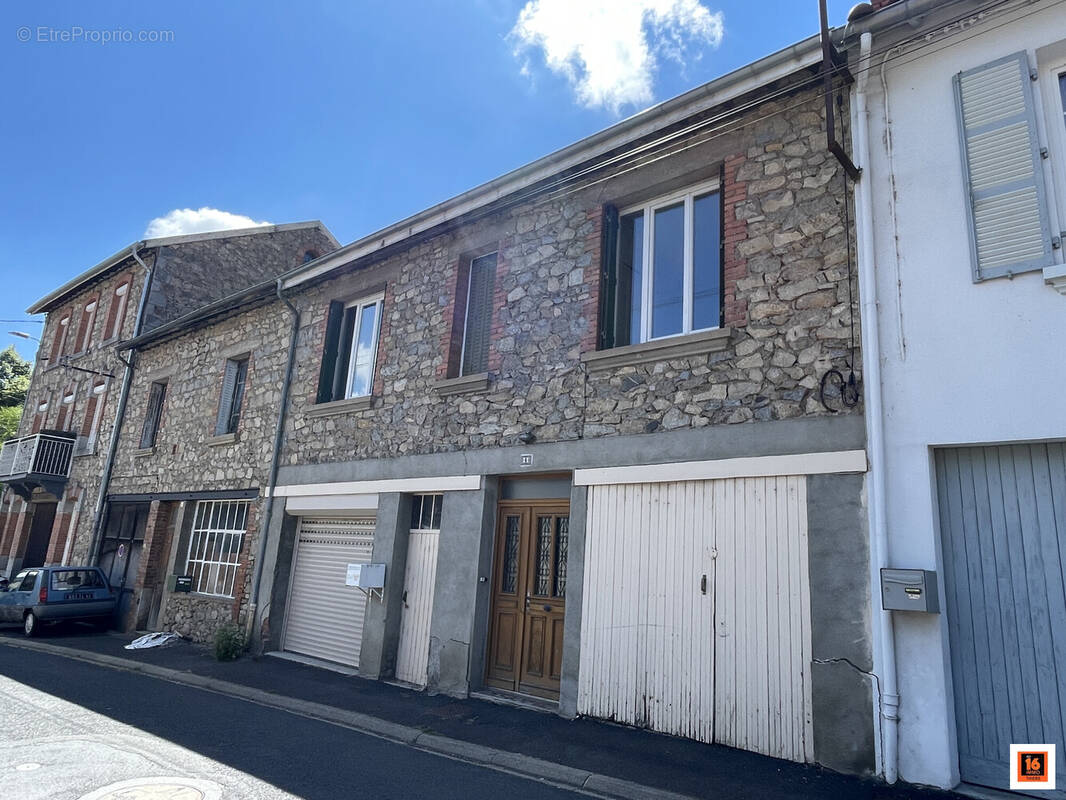 Maison à LA MONNERIE-LE-MONTEL