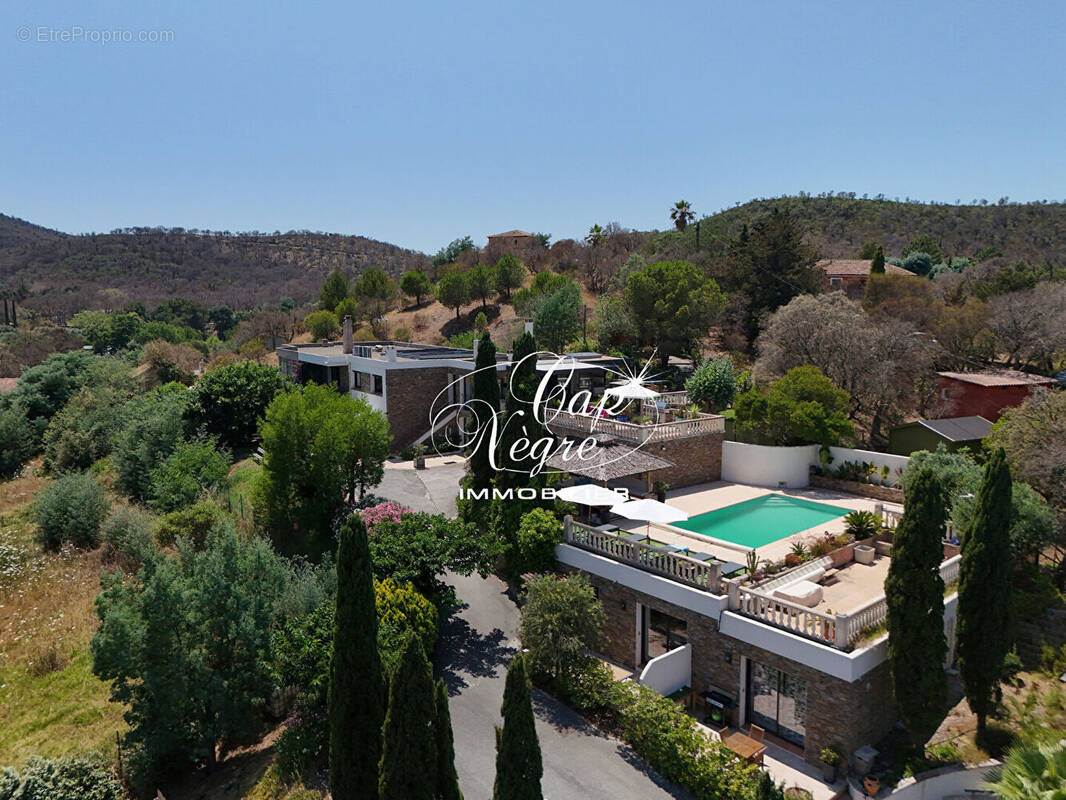 Maison à BORMES-LES-MIMOSAS