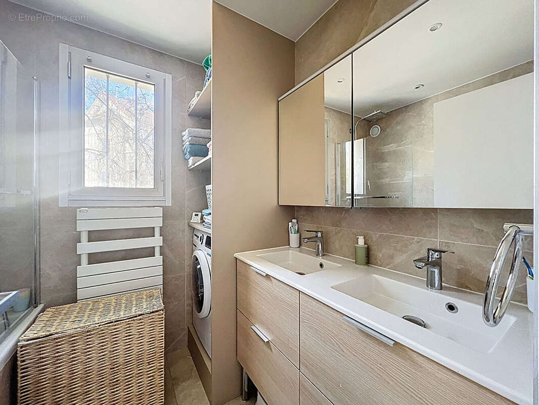Appartement à SURESNES
