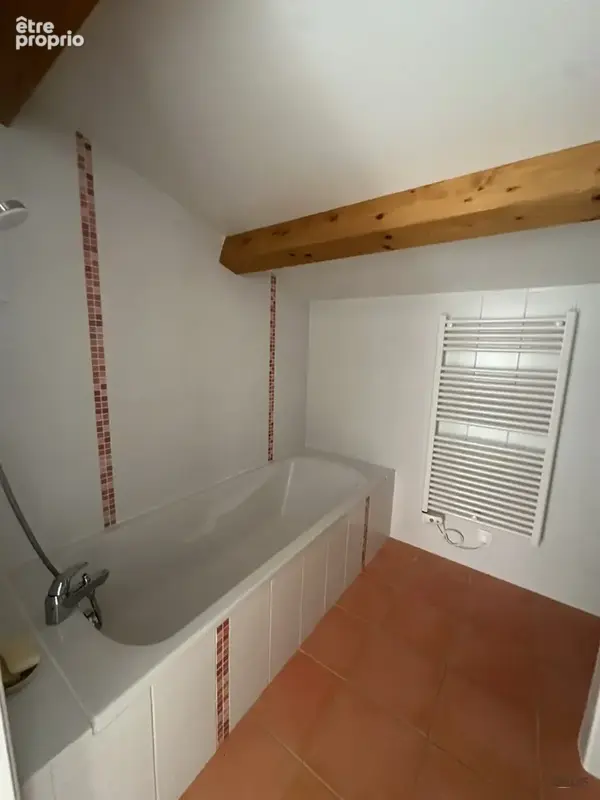 Salle de bain à l'étage