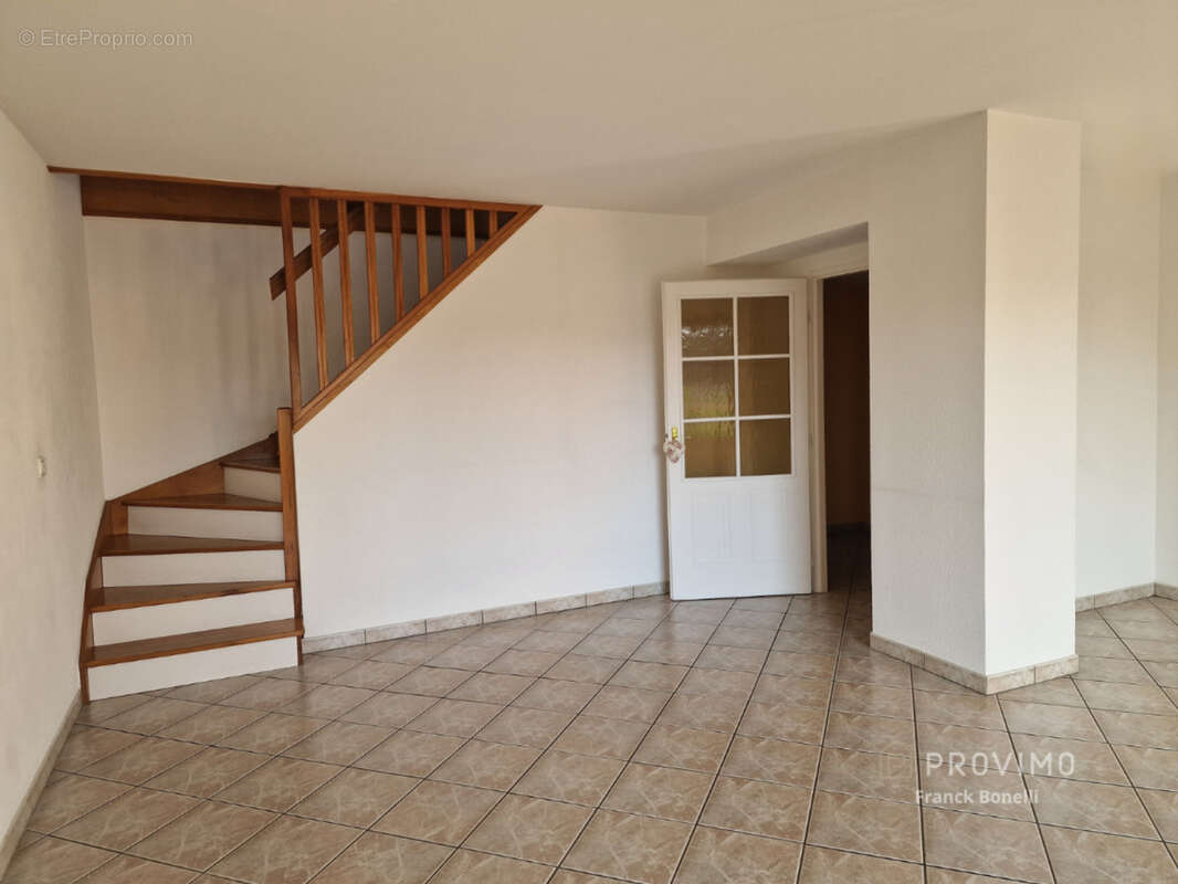 Appartement à SAINT-JULIEN-EN-GENEVOIS