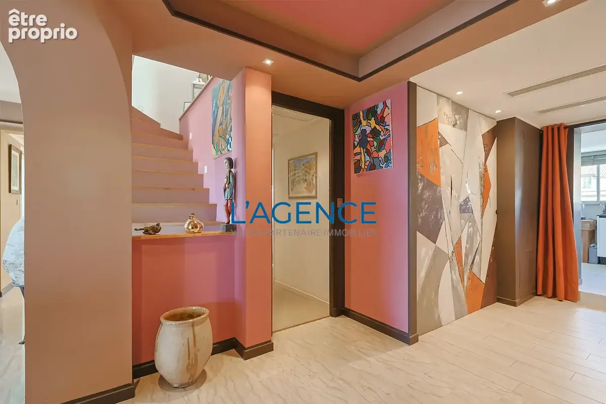 Appartement T4 de 134 m2 avec terrasse de 53m2 en dernier étage avec ascenseur au centre ville de Hyères - photo 11