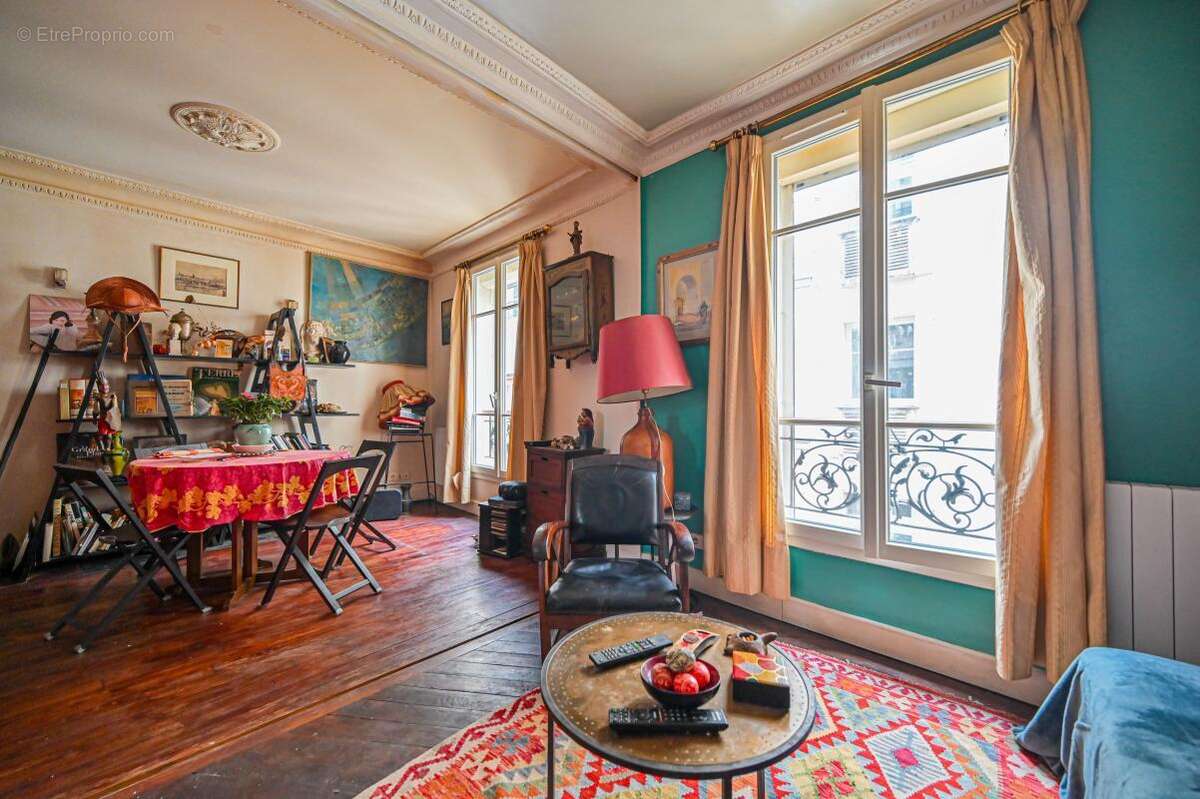 Appartement à PARIS-18E
