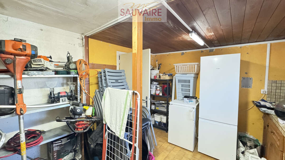 Maison à SAINT-LAURENT-DE-LA-SALANQUE