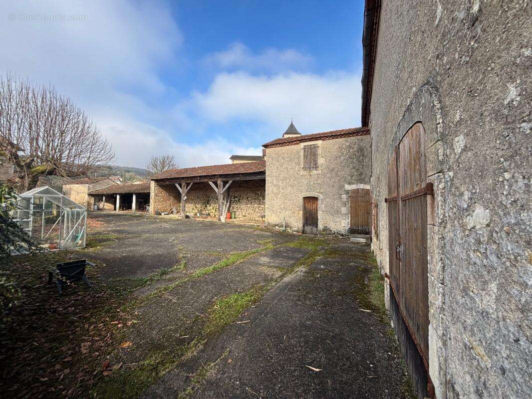 Maison à LAMAGDELAINE