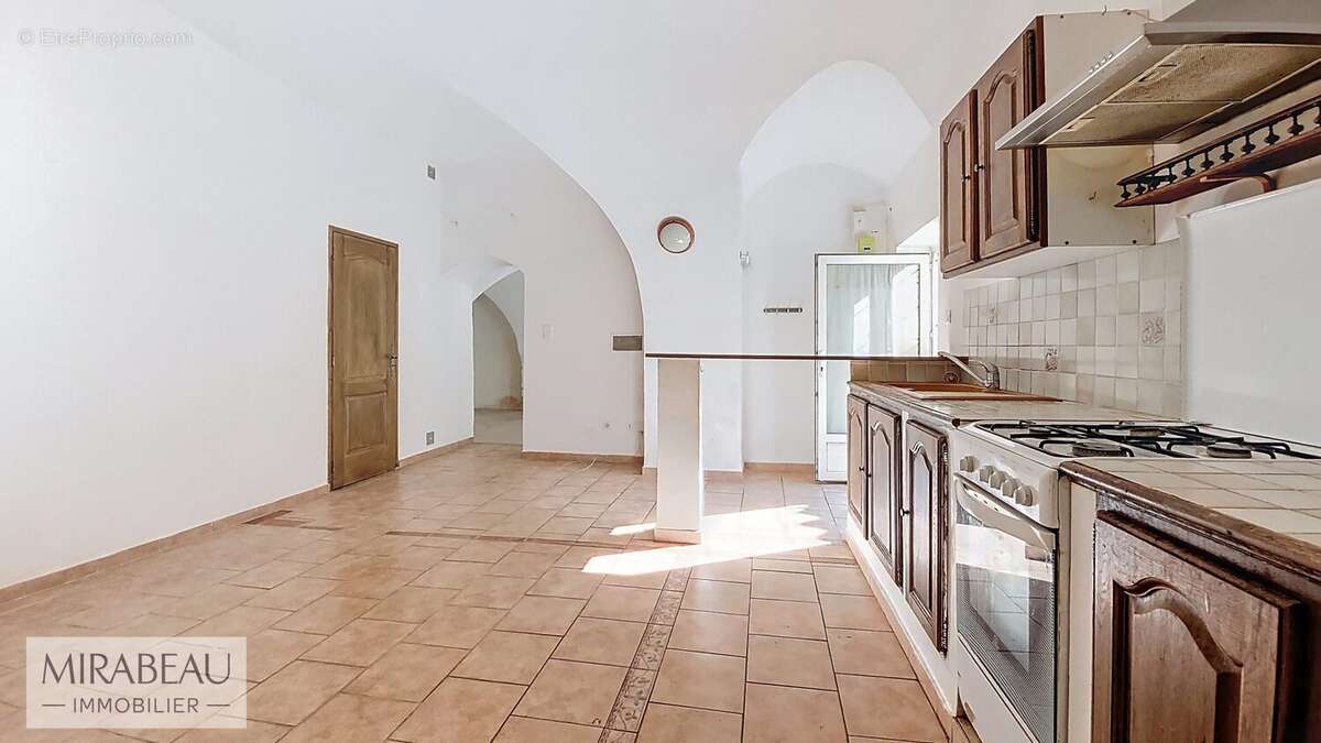 Appartement à SAINT-MARTIN-DE-LA-BRASQUE