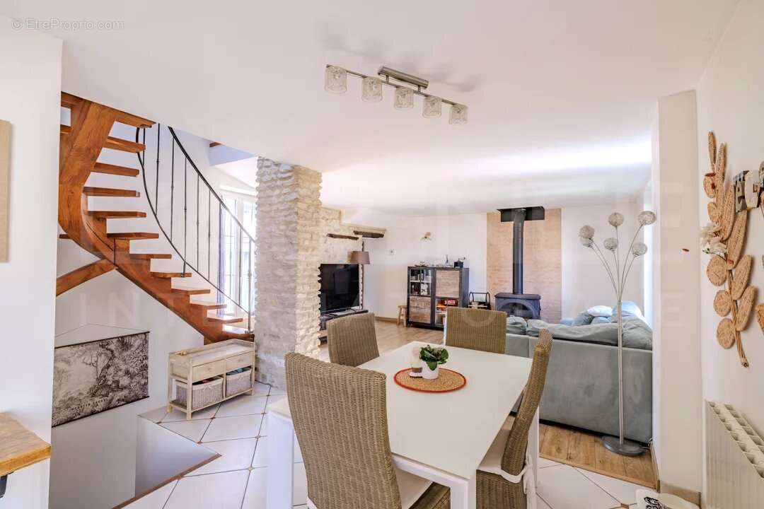Maison à BOUAFLE