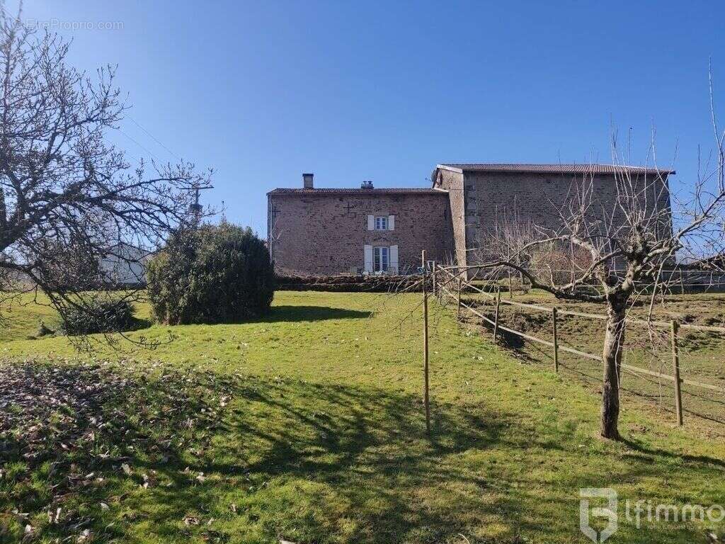 Maison à CHARMOIS-L'ORGUEILLEUX