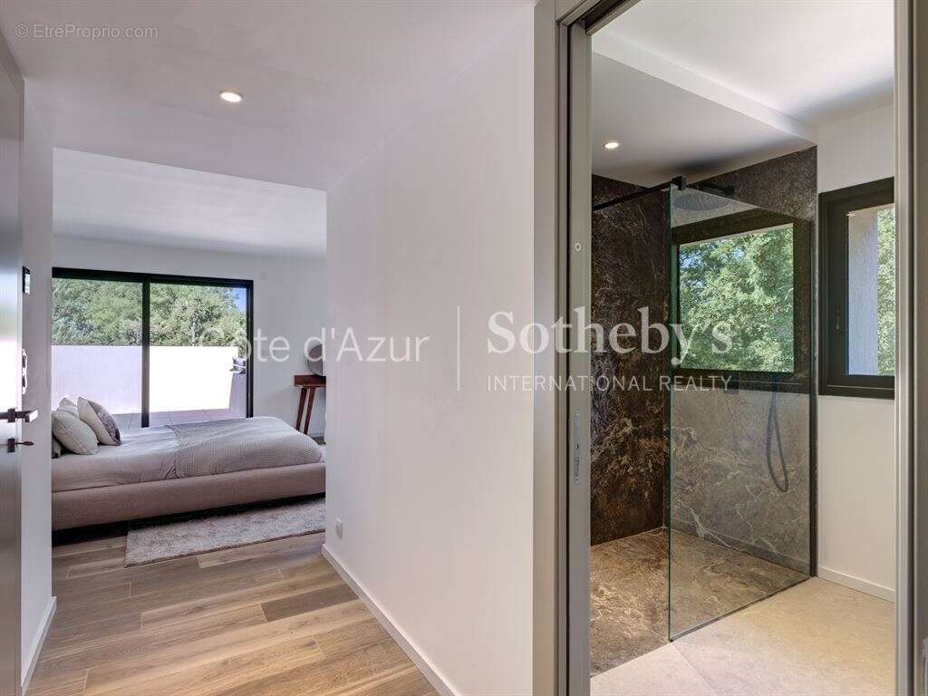 Maison à TOURRETTES