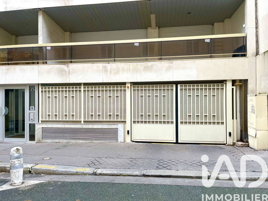 Photo 1 - Parking à PARIS-6E