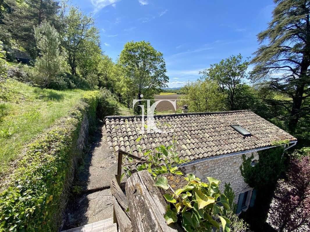 Barjac, 2 mas en pierre renoves sur 204m2, cour interieure, garage, sur 4700m2 + verger 2000m2 - photo 36