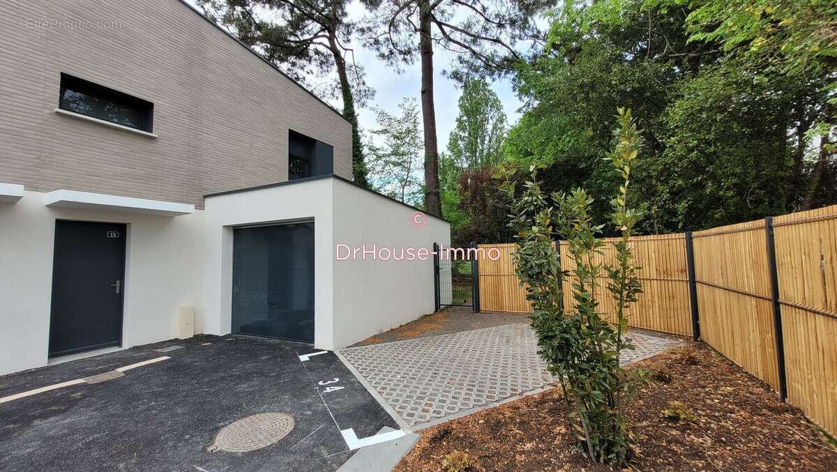 Maison à VILLENAVE-D'ORNON