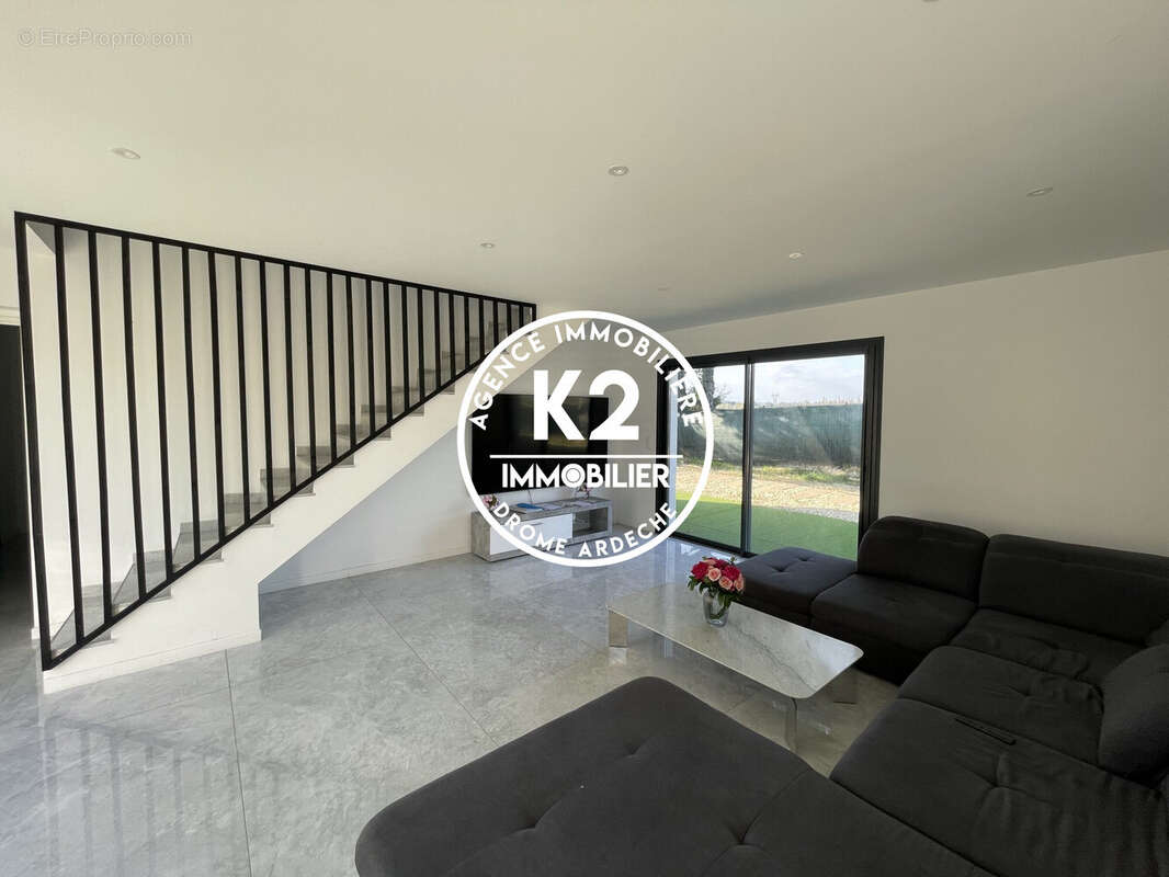 Maison à MONTELIMAR