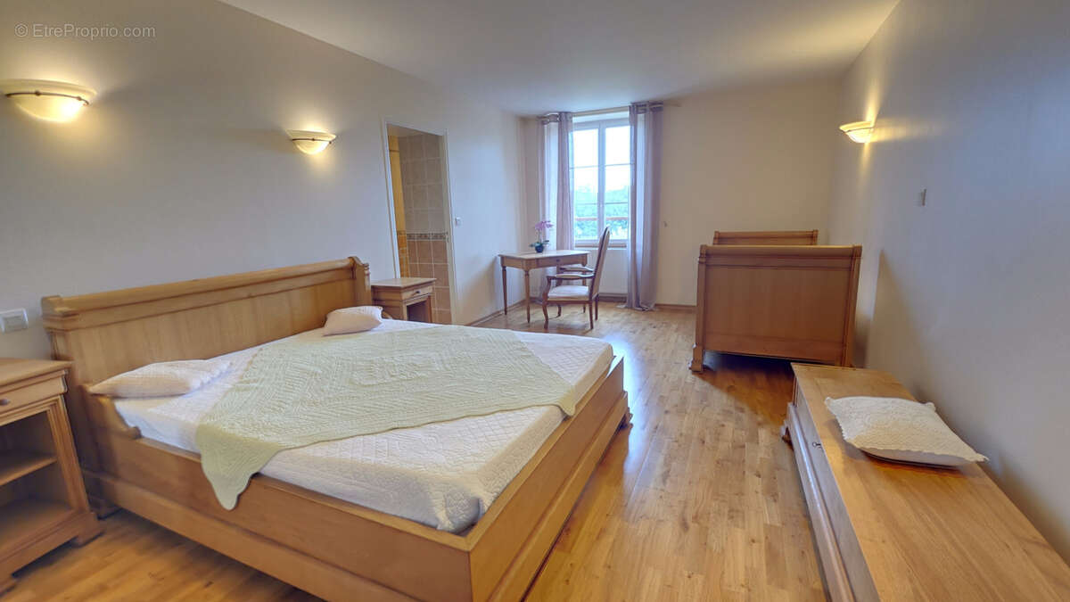 Maison à MONTIGNY-LA-RESLE