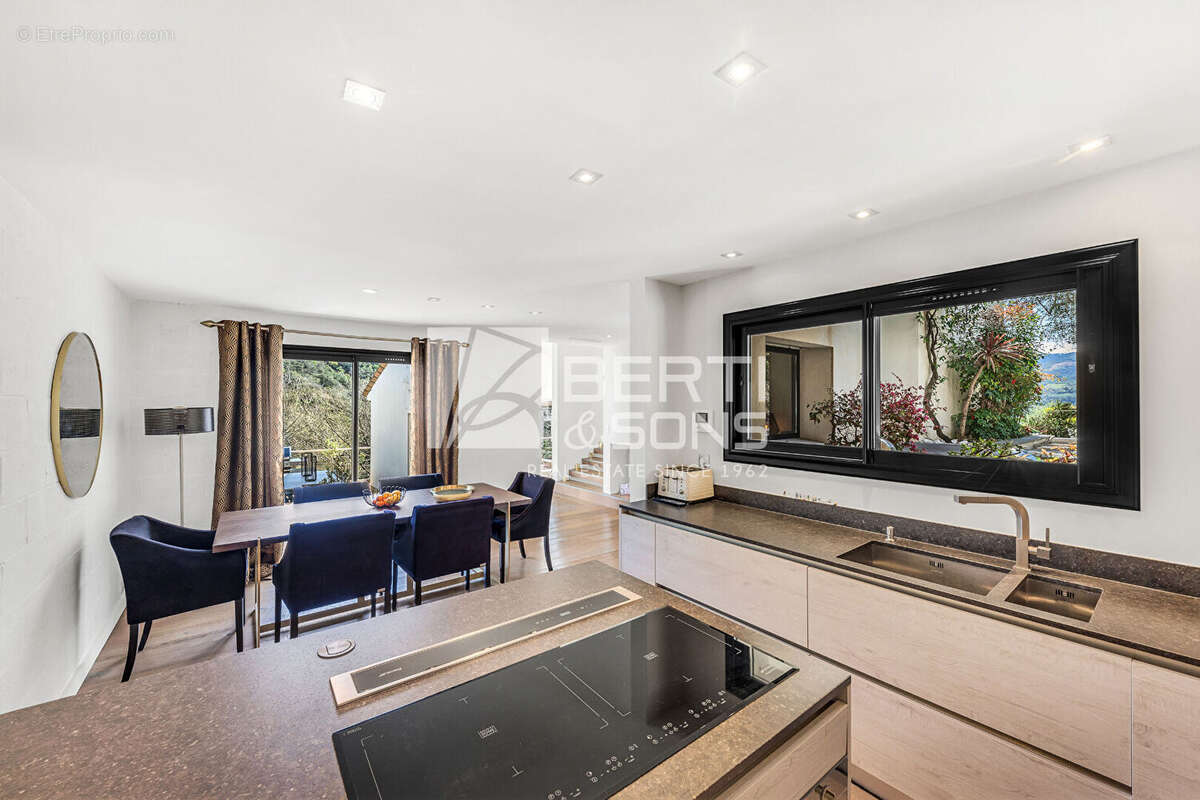 Maison à AURIBEAU-SUR-SIAGNE