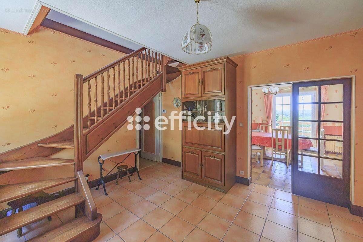 Maison 162 m² à Montpon-Menesterol  - photo 2