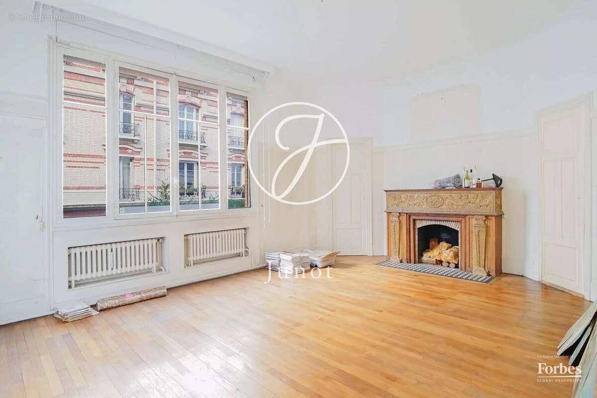 Appartement à LEVALLOIS-PERRET