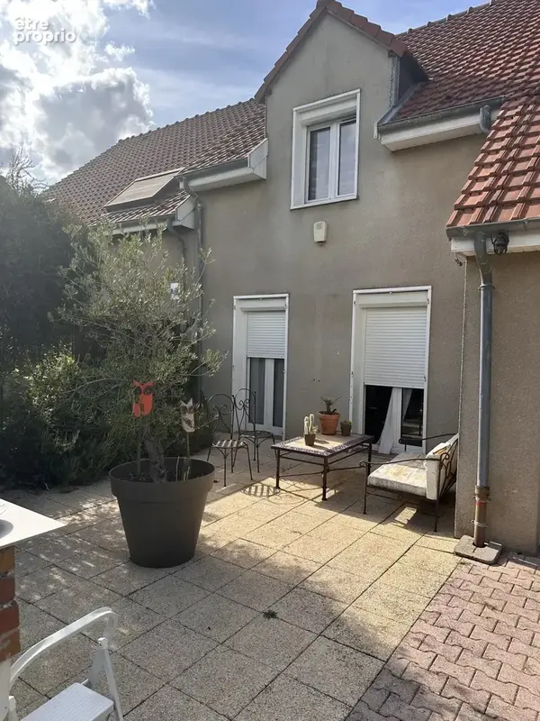 EXCLUSIVITE  Saint Germain, Pavillon mitoyen de 98 m² - photo 2