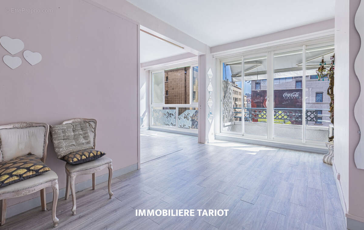Appartement à MARSEILLE-2E