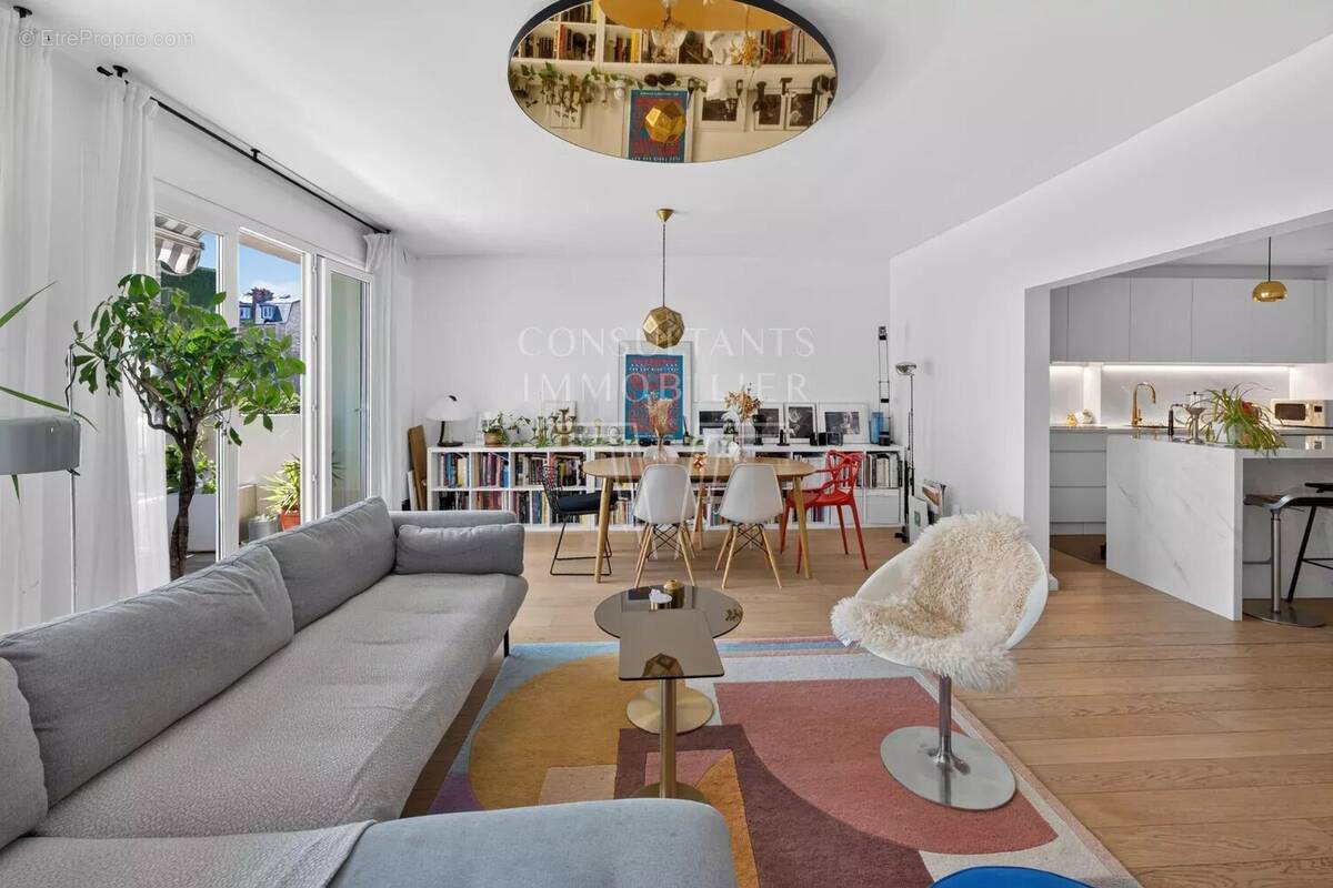 Appartement à PARIS-16E