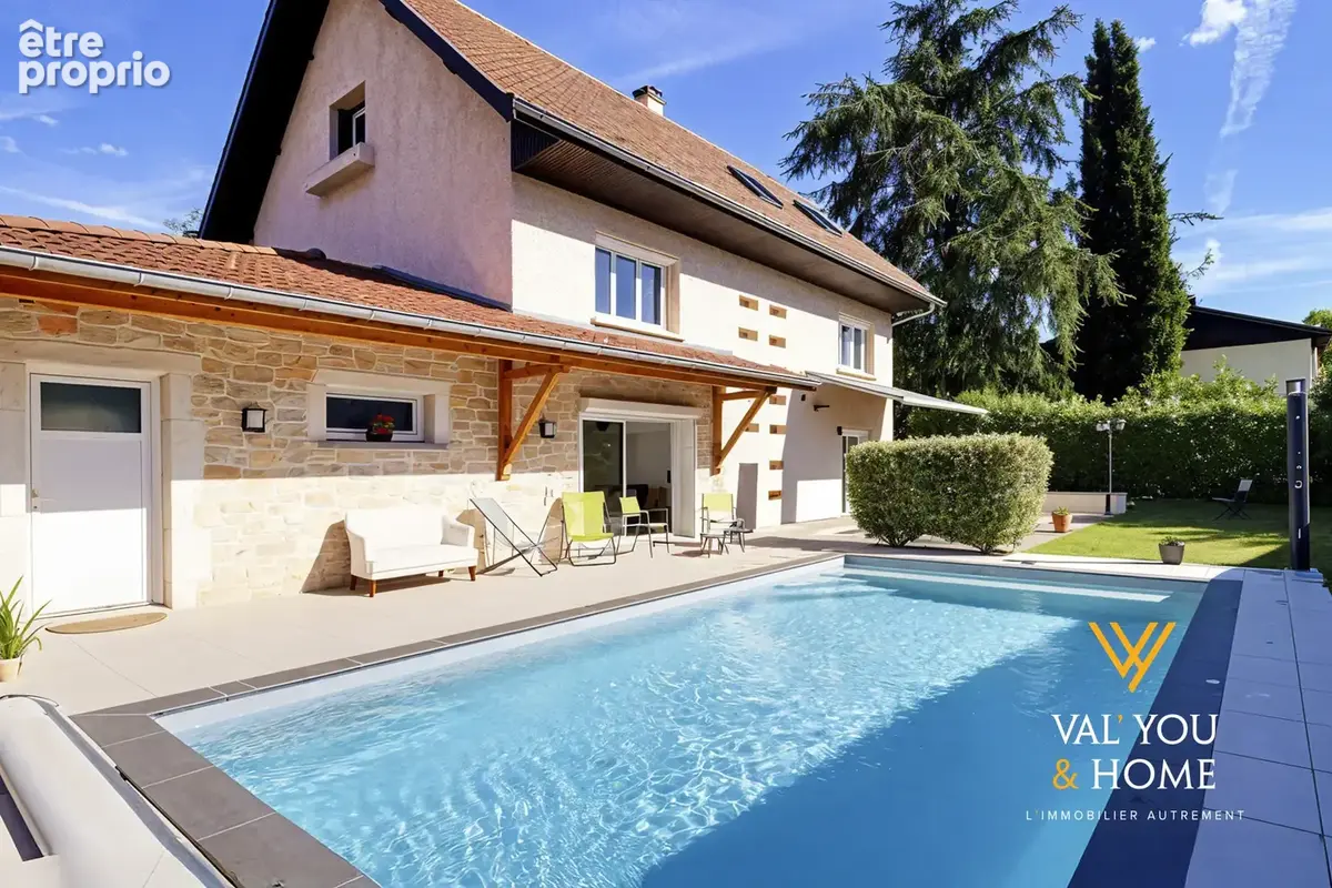 Photo Maison à Saint-Genis-Laval au prix de 798 000€