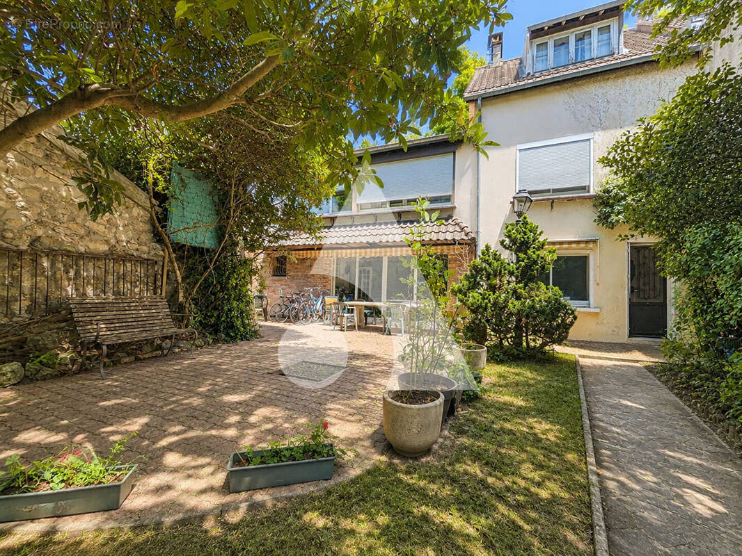Maison à LA FRETTE-SUR-SEINE