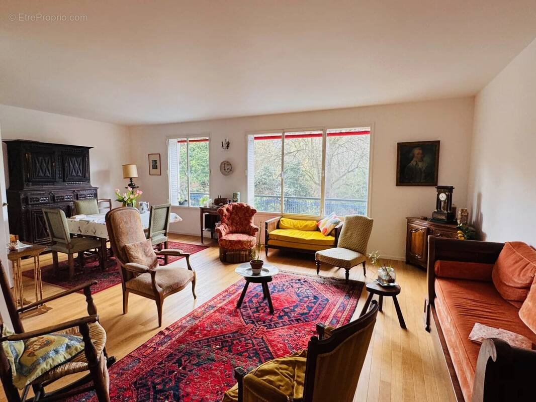 Appartement à PARIS-14E