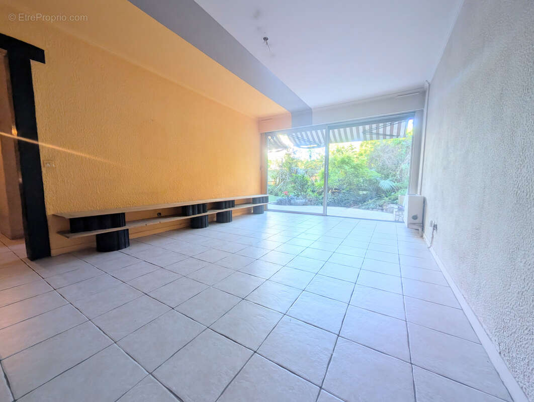Appartement à MANDELIEU-LA-NAPOULE