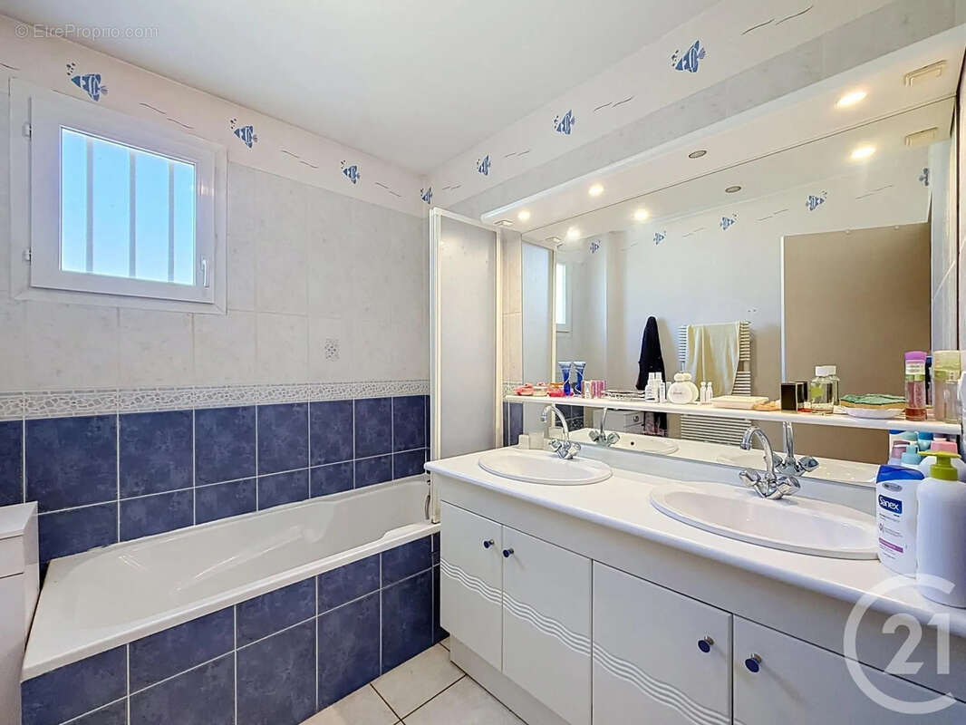 Maison 87 m² à Saint-Jean-De-La-Ruelle  - photo 7