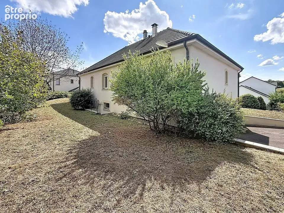 Thionville Guentrange/Quartier résidentiel - Maison individuelle de 148 27 m2 + sous-sol aménagé - 9,43 ares - photo 13