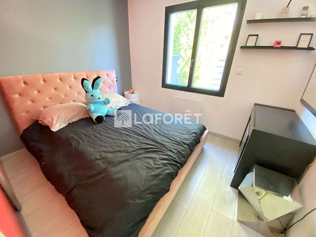 Maison à SAINT-JEAN-D'ILLAC