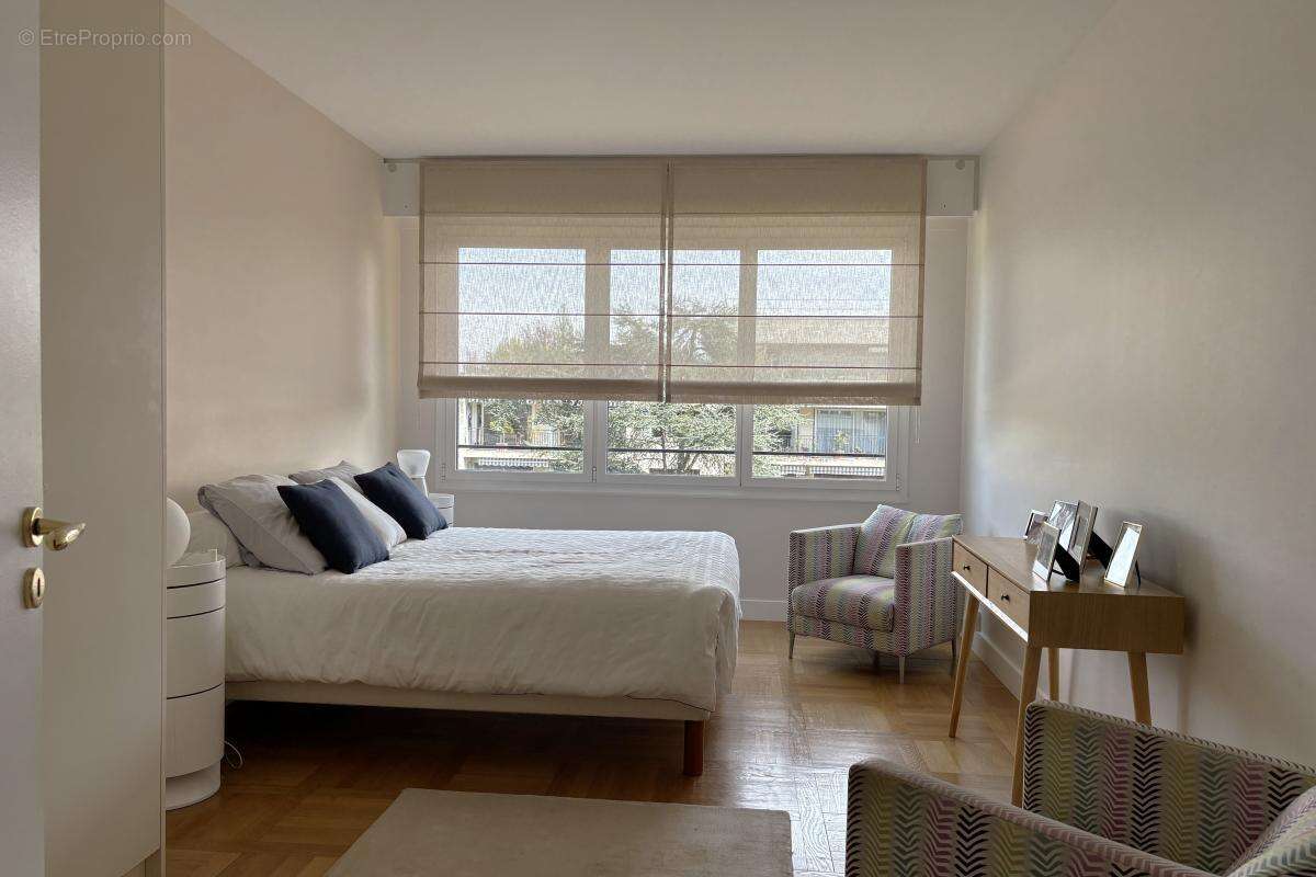 Appartement à VILLE-D'AVRAY