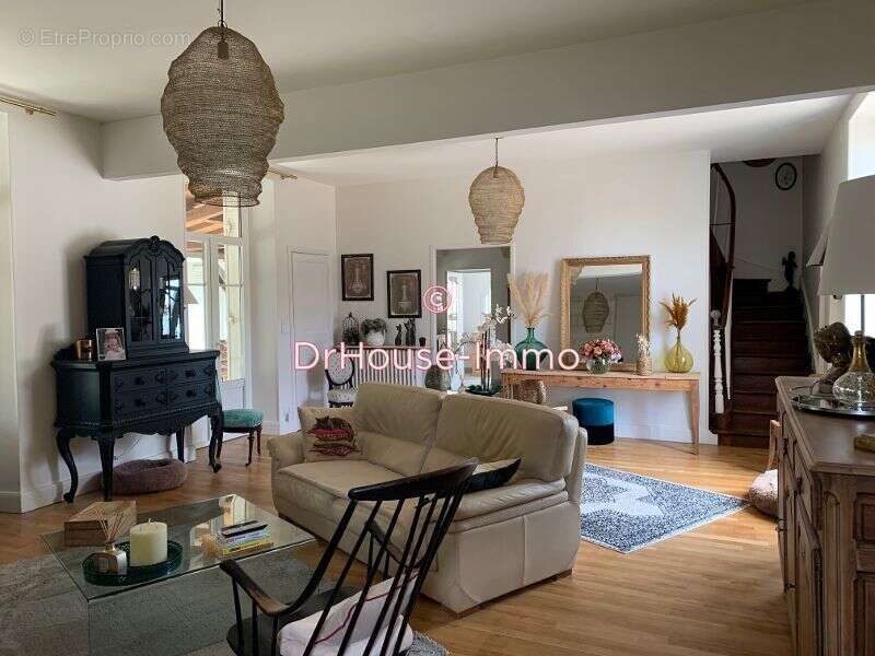 Maison à ANTONNE-ET-TRIGONANT