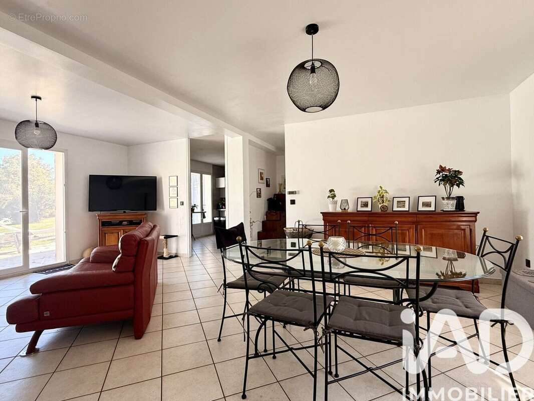 Maison 146 m² à Nerville-La-Foret  - photo 3