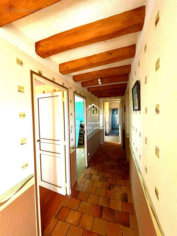 Couloir des chambres - Maison à NOYANT-DE-TOURAINE