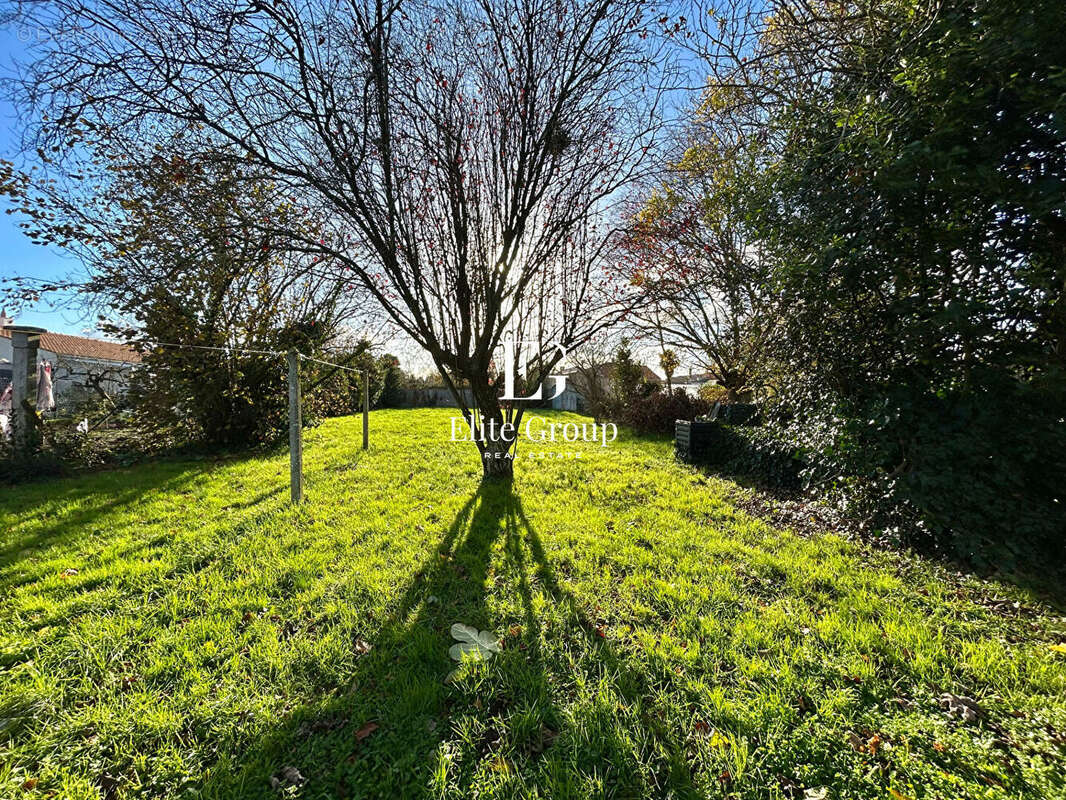 Terrain à ROCHEFORT