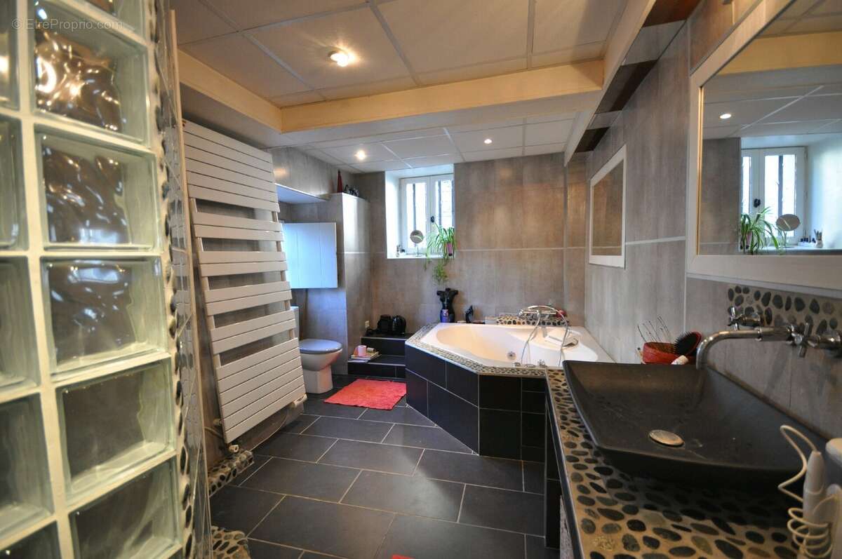 Maison à BREUX-JOUY