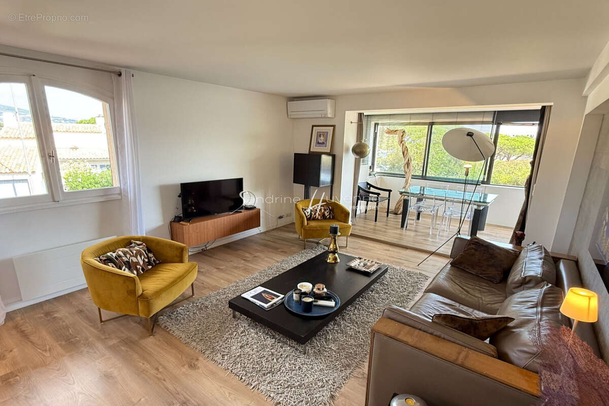 Appartement à COGOLIN