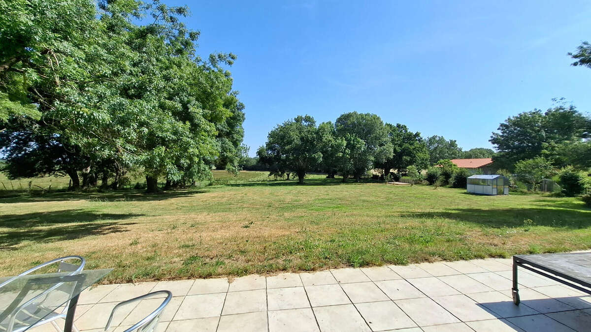 Maison 150 m² à Vue  - photo 13