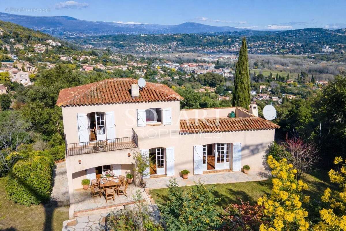 Maison à MANDELIEU-LA-NAPOULE