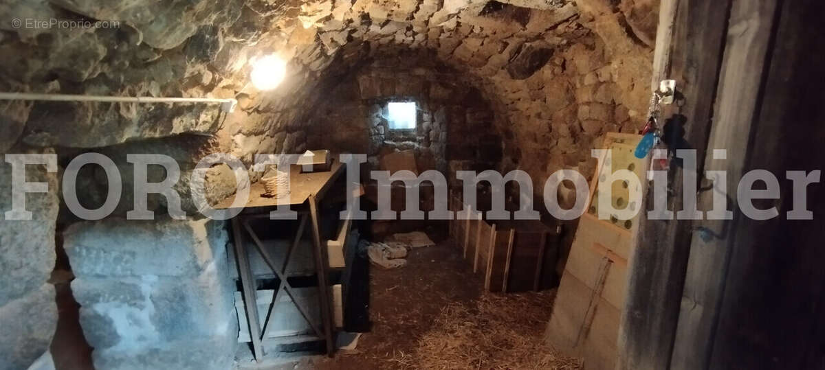 Maison à SAINT-MARTIN-DE-VALAMAS