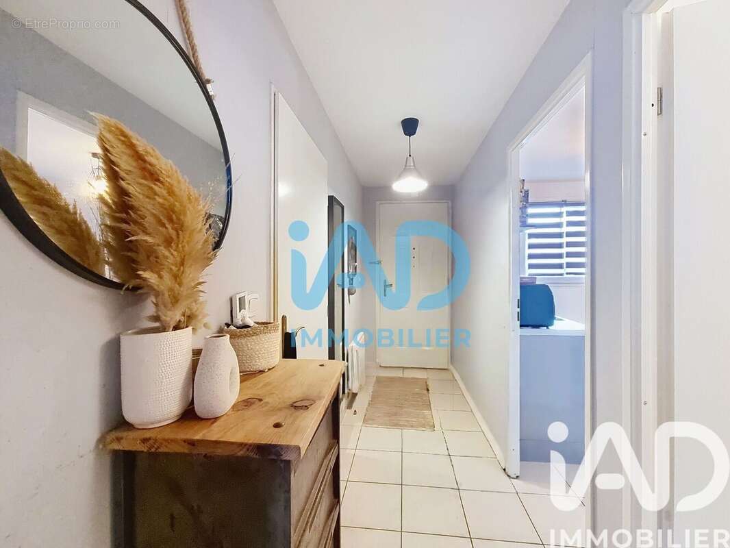 Photo 2 - Maison à POITIERS