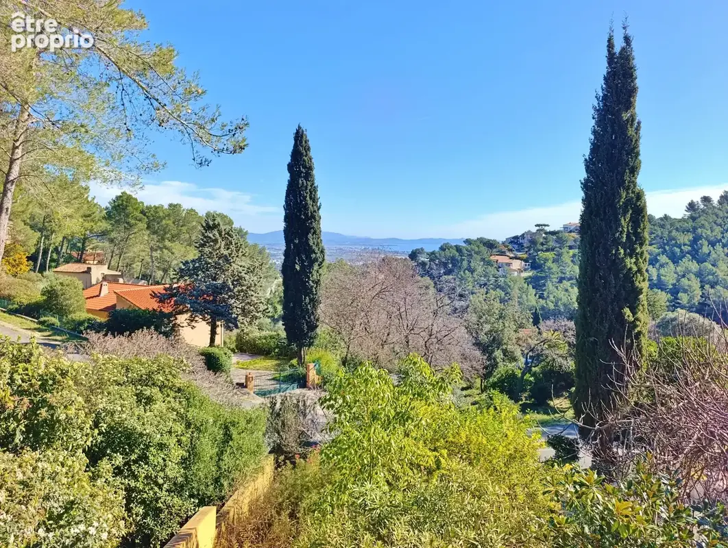 Villa vue degagee - mer - secteur prise - hyeres - piscine - lumineuse - photo 13