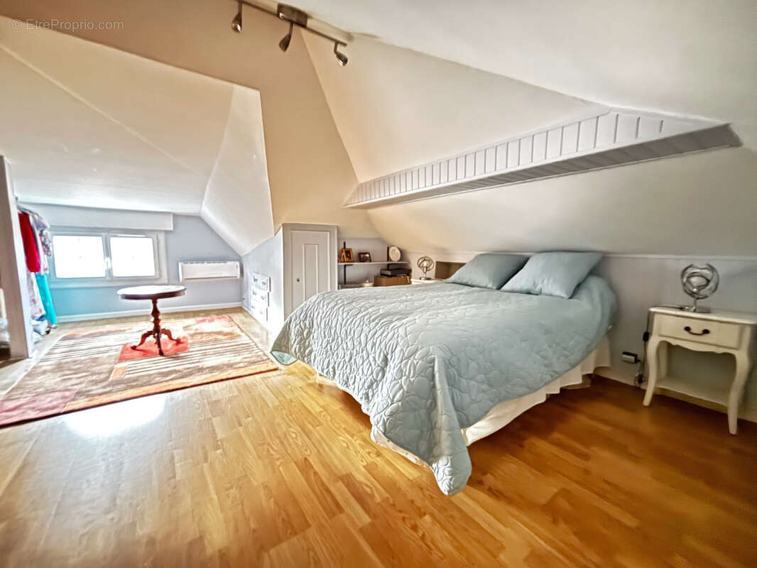 Maison à SAINT-BONNET-DE-MURE