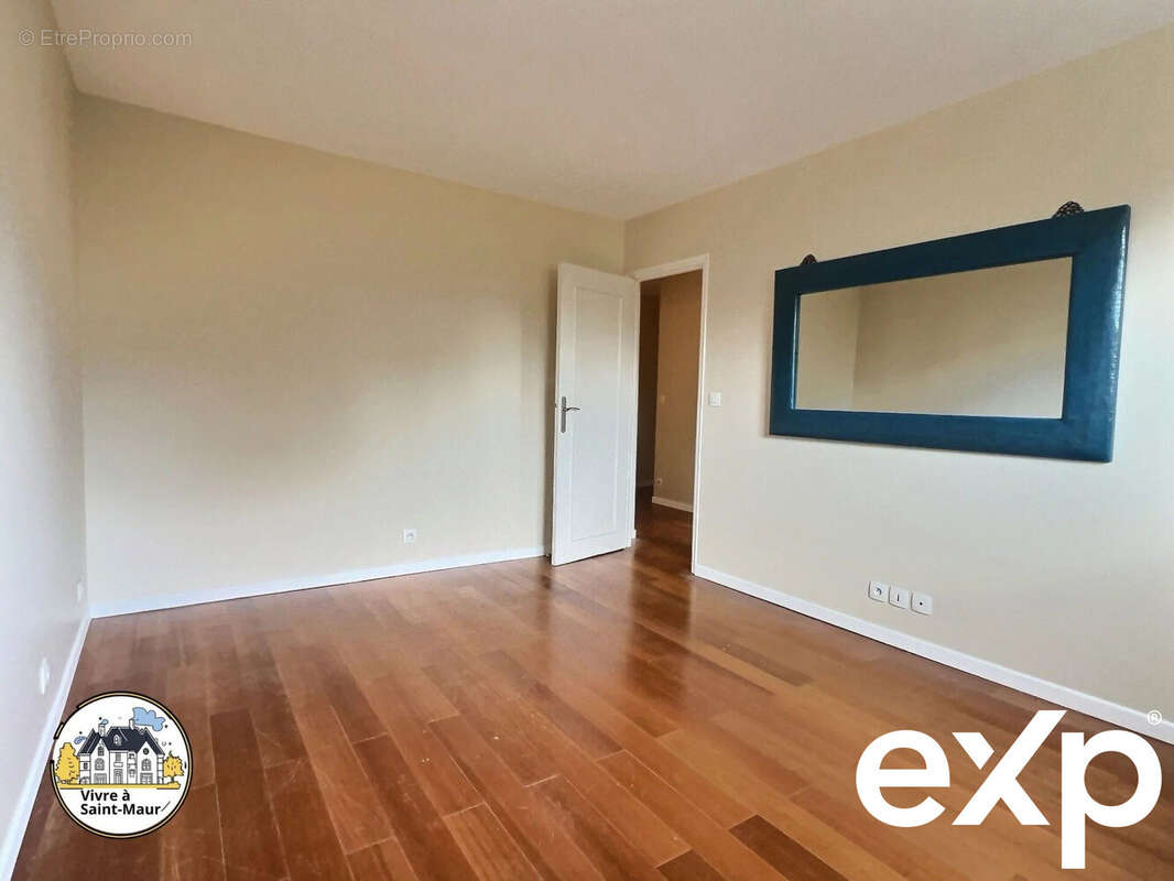 Appartement à SAINT-MAUR-DES-FOSSES