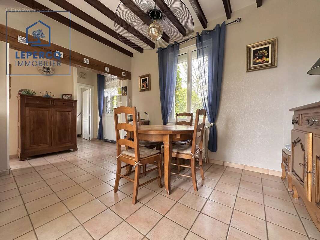 Maison à VIC-SUR-AISNE