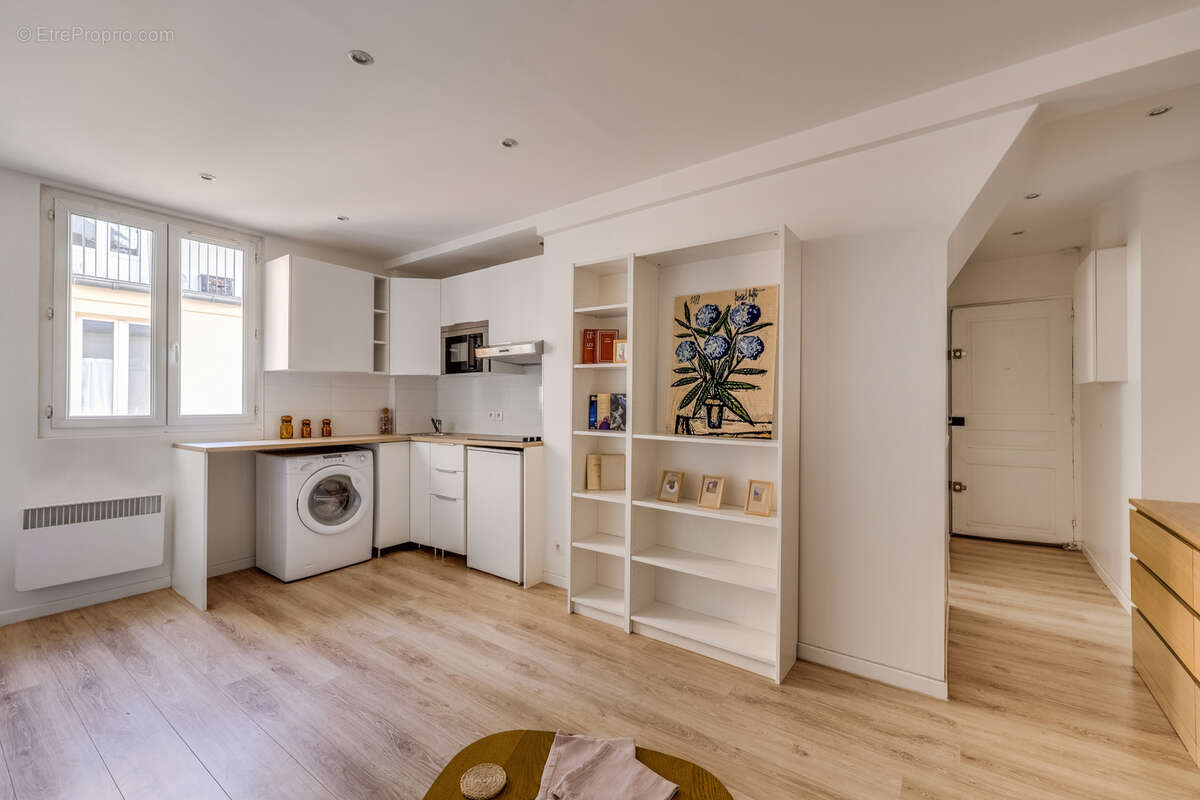 Appartement à PARIS-10E