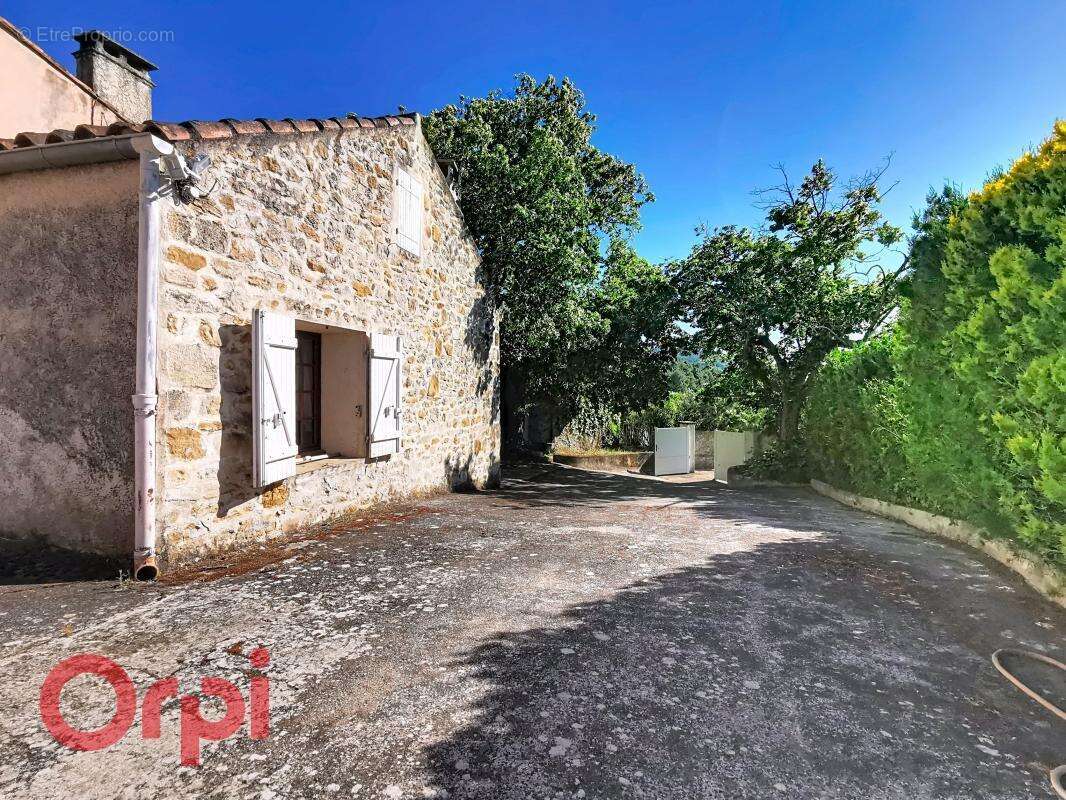 Maison à LE CASTELLET